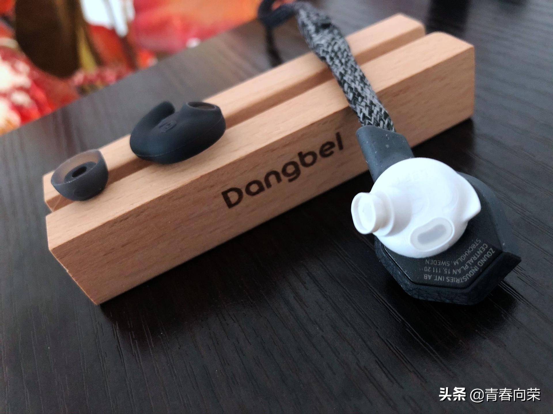 来自阿迪达斯的跨界暴击！AdidasFWD-01蓝牙运动耳机