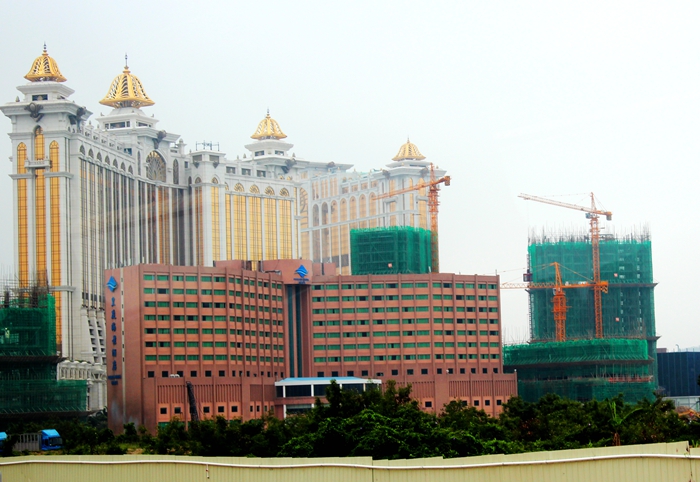 与意大利商人讨价旅游购物欧洲与亚洲国家不同的经营价值观