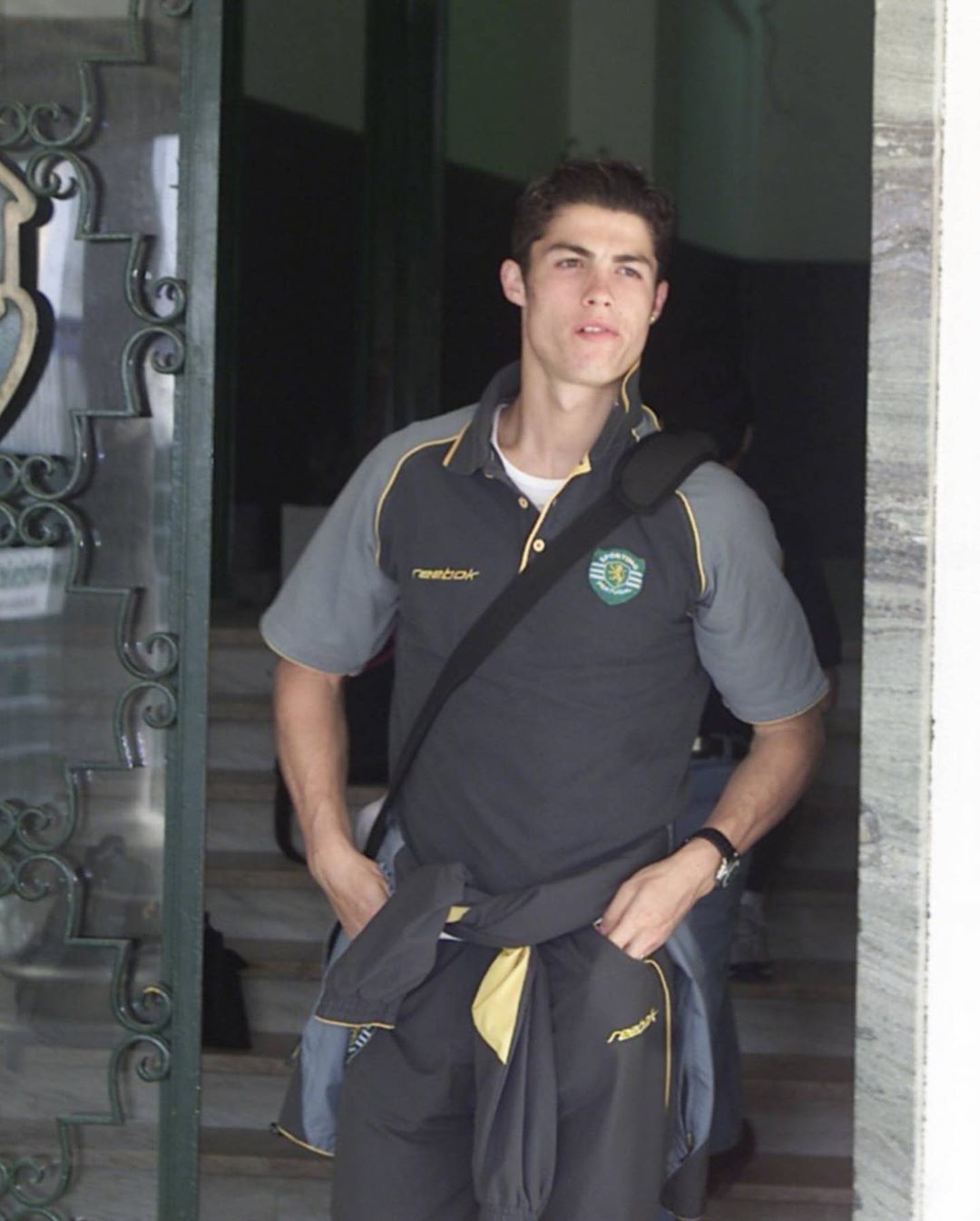 c罗足球生涯介绍,足球c罗的传奇之路