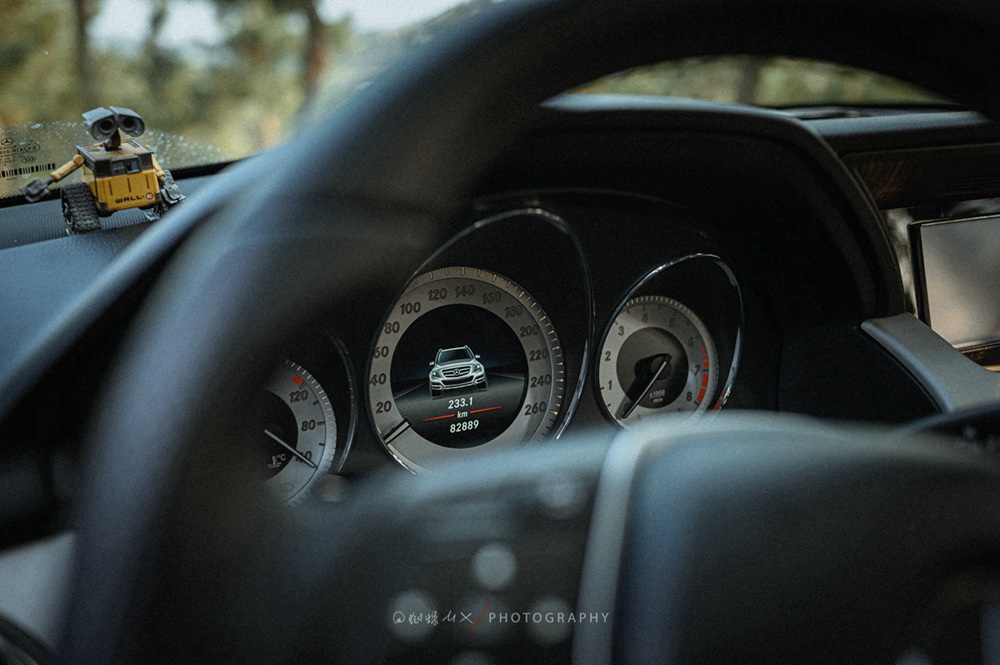 奔驰glk3003.0自然吸气雪地测试,glk300露营