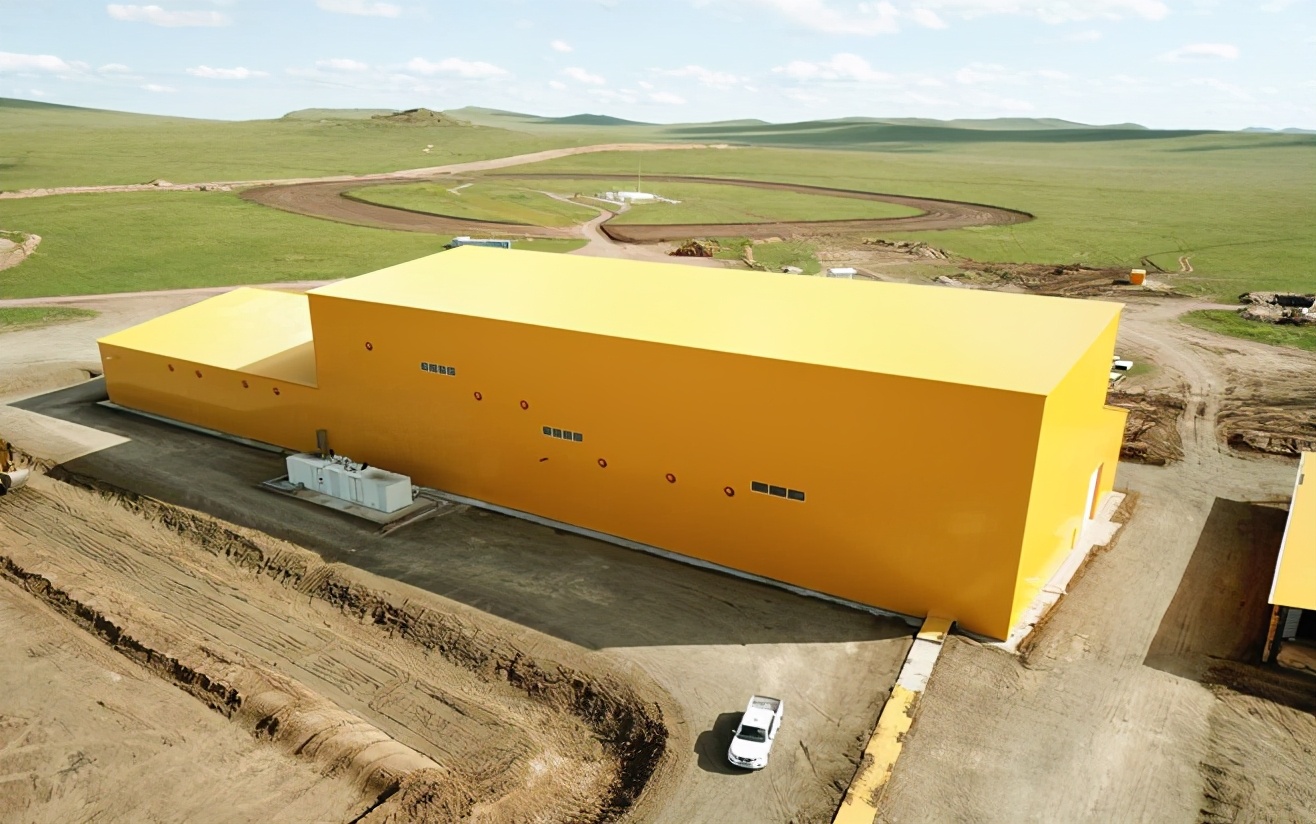 蒙古国卡车到中国排队拉货,蒙古国倒爷