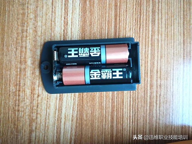 fluke万用表15b+和18b+的区别,fluke万用表和国产的对比