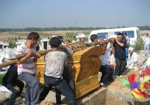 俗语雨打棺雨打坟,关于雨打棺的说法