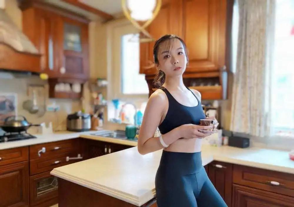 张成龙被富家女倒追,体操冠军张成龙与妻子