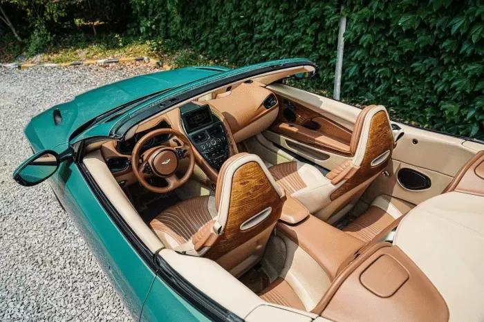 阿斯顿马丁db11敞篷版试驾视频,阿斯顿马丁db11敞篷试驾视频