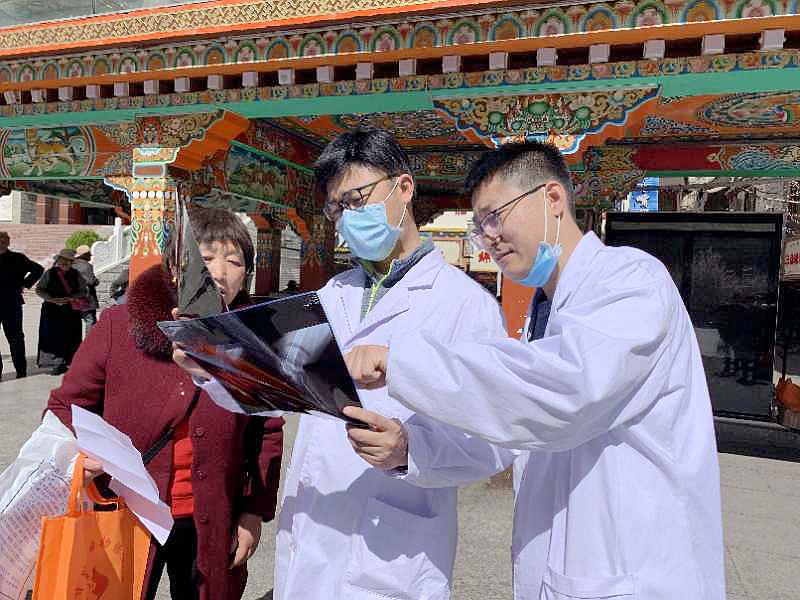 民革*党**员情系高原甘做“天使”，不忘初心落到实处