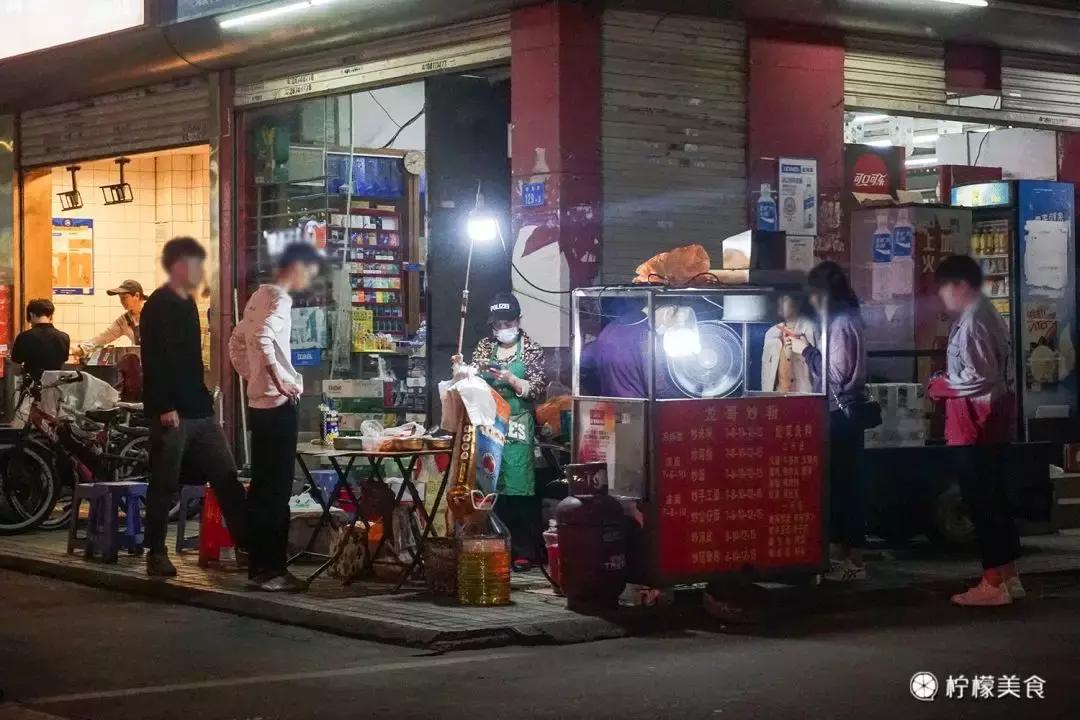 深圳罗湖凌晨炒米粉,深圳不炒米粉的夜晚