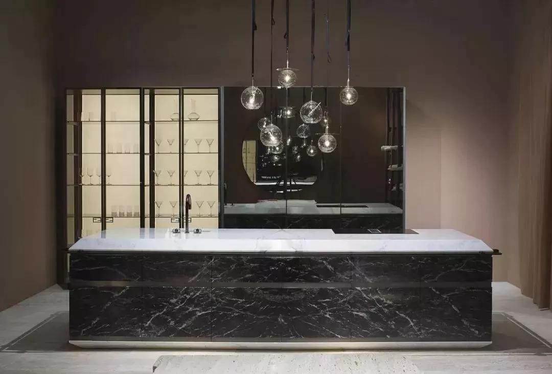 橱柜台面用大理石好还是石英石好,橱柜大理石台面宽度标准