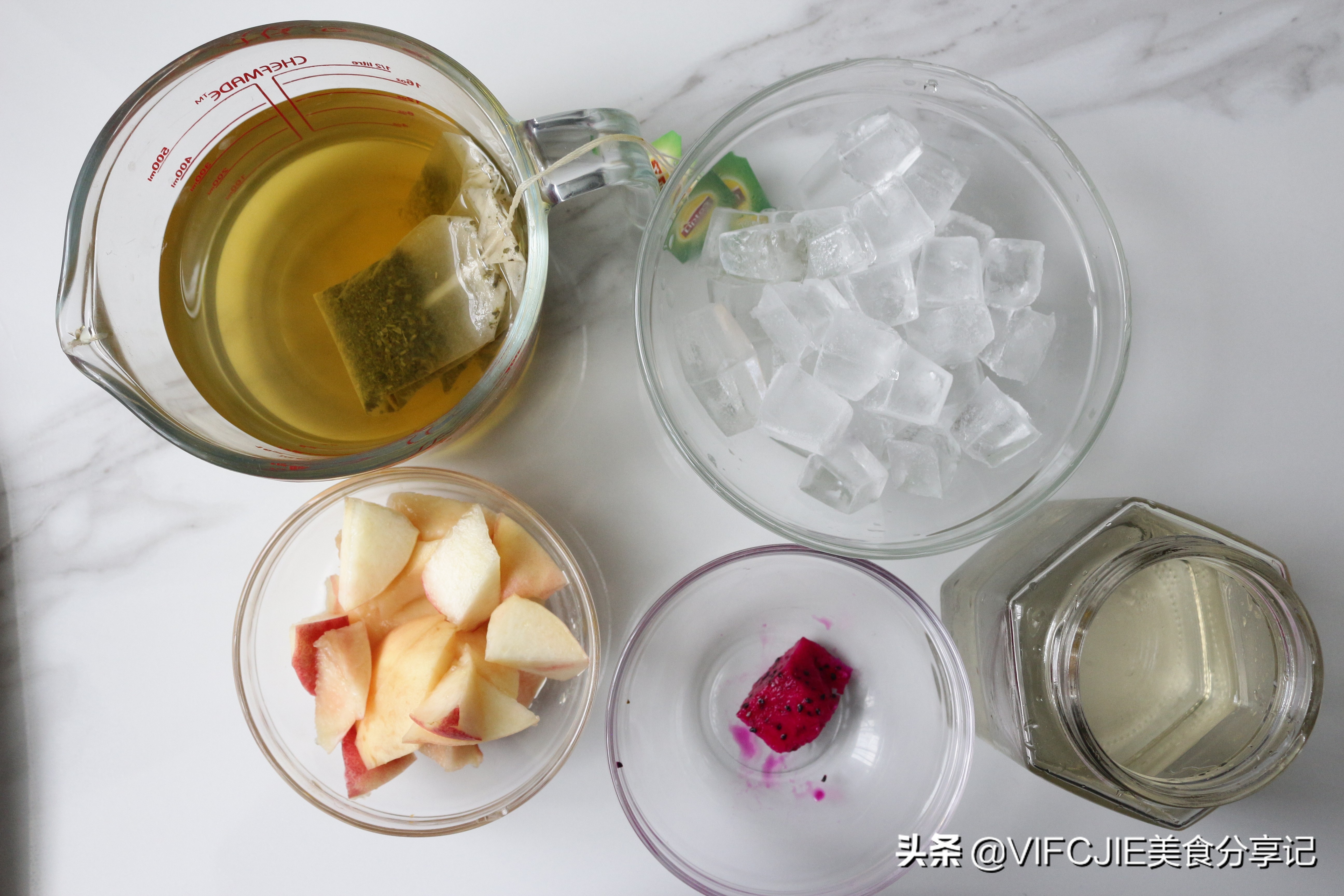 冬天适合做的水果奶盖茶,在家不用冰就能做的饮料