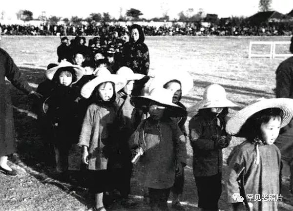 100年南京大桥绘画,南京红色100年