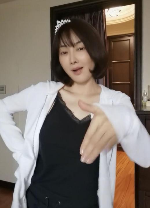 牛莉为什么嫁给丁克,牛莉最新状态