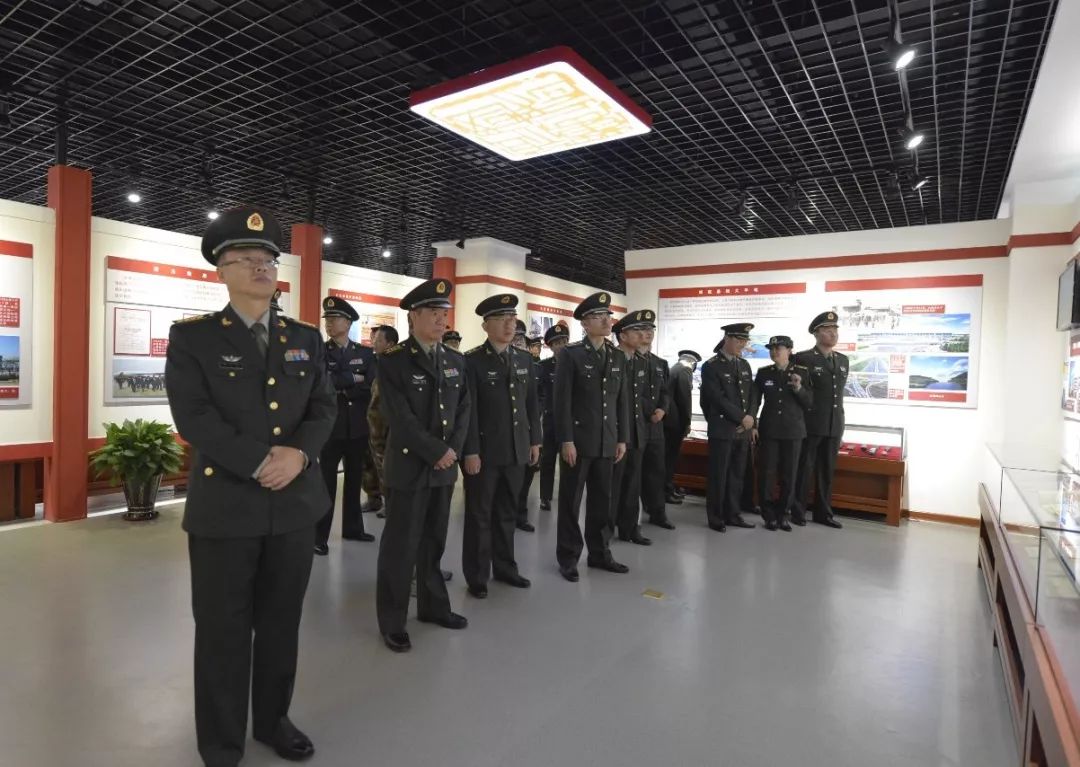 跟32127部队*党**员干部一起，到大连档案馆感悟“信仰的力量”！