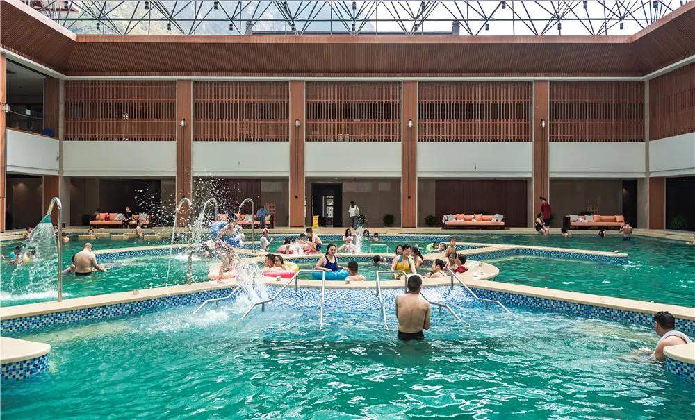 经过扶贫改造后乡村大变样,脱贫攻坚乡村旧貌