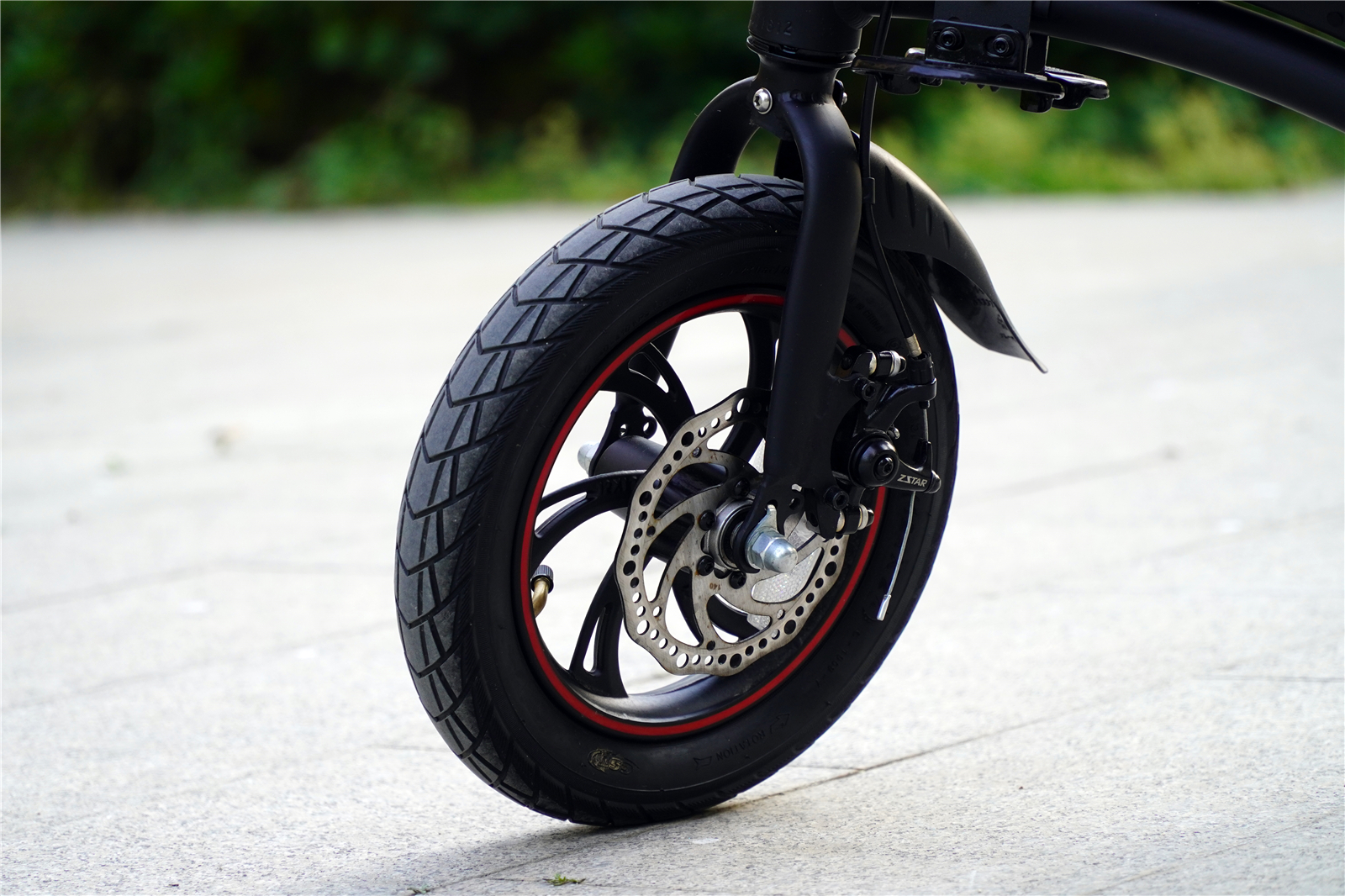 窃格瓦拉的天敌！智能出行更安全，大鱼电动车走进我的生活