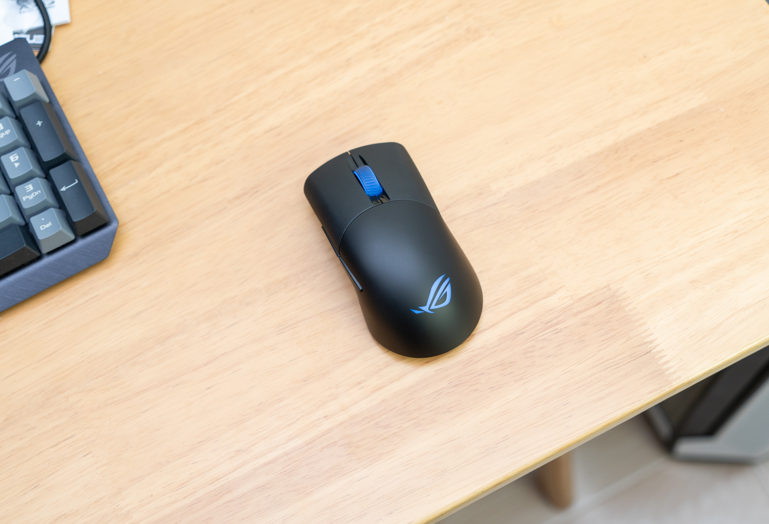 rog月刃无线鼠标,rog鼠标月刃36k开箱