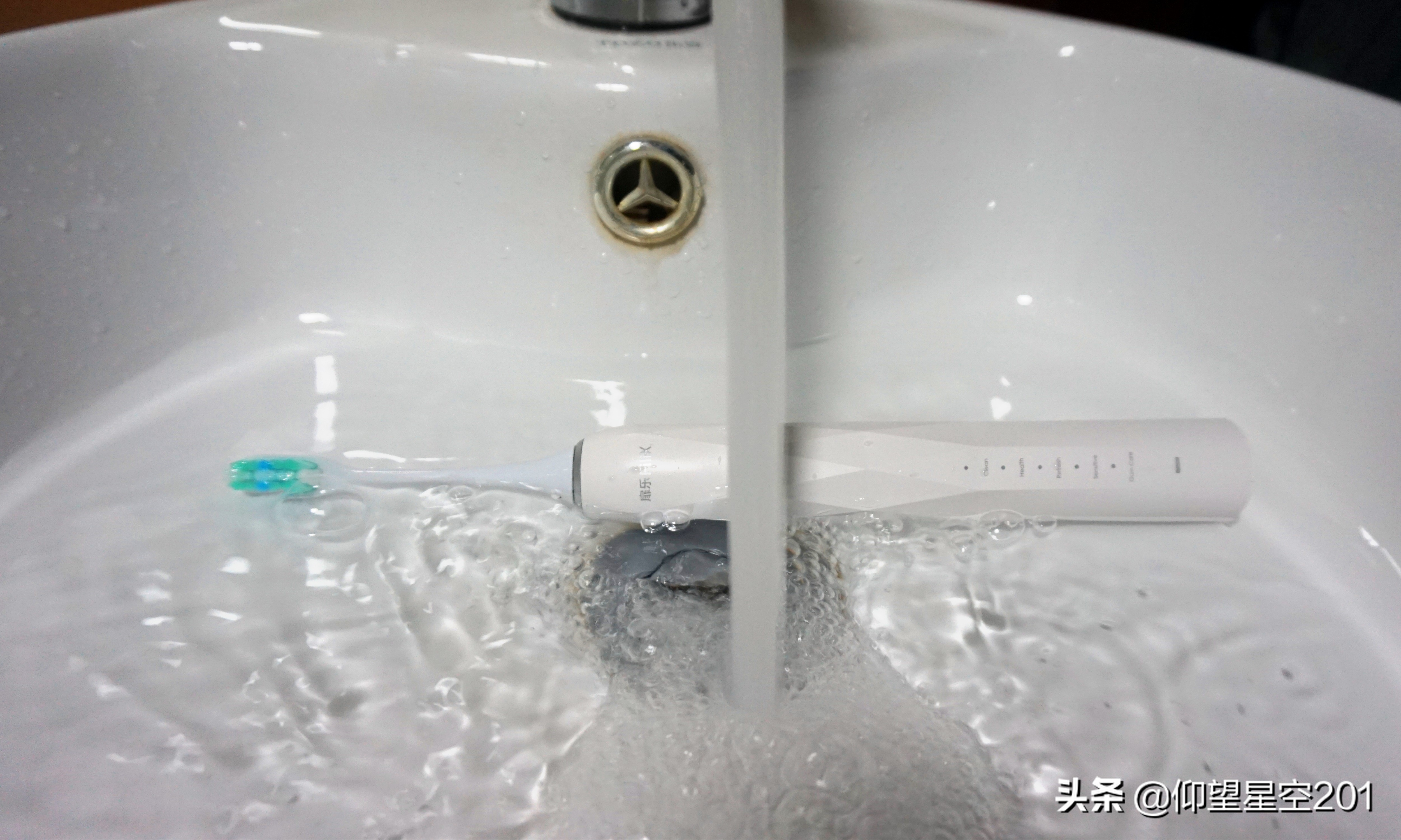 不伤牙的扉乐电动牙刷体验如何,扉乐电动牙刷测评（杀菌烘干篇）