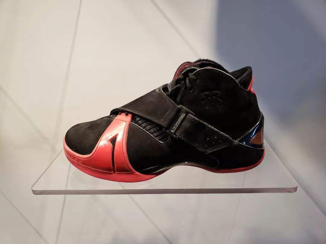 aj1low和dunk区别,aj1mid值得入手吗