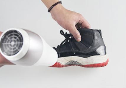 买的新鞋一个月开胶怎么办,刚买的鞋怎么快速弄开