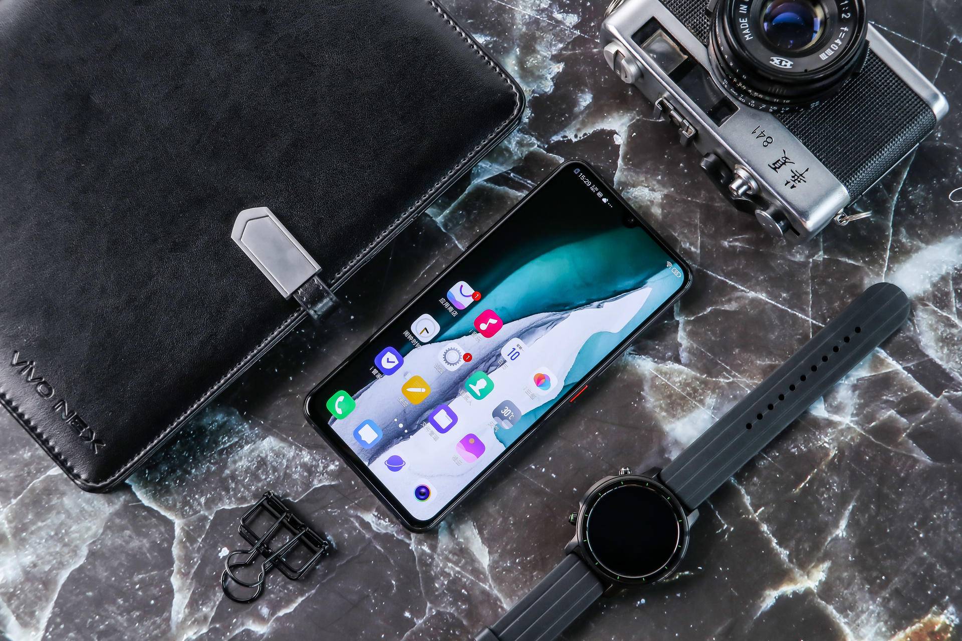 iqoo能买到全新原装屏幕嘛,iqooneo8pro用后感受