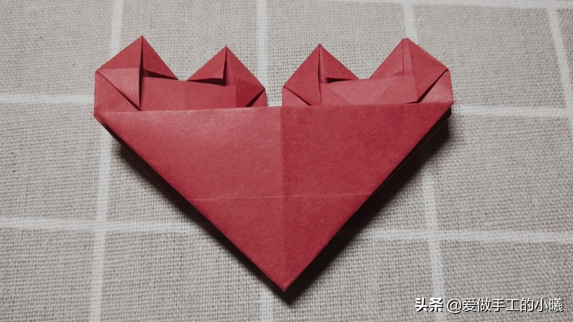 爱心书签用一个正方形纸怎么折,怎样用很小的白纸做一个爱心书签