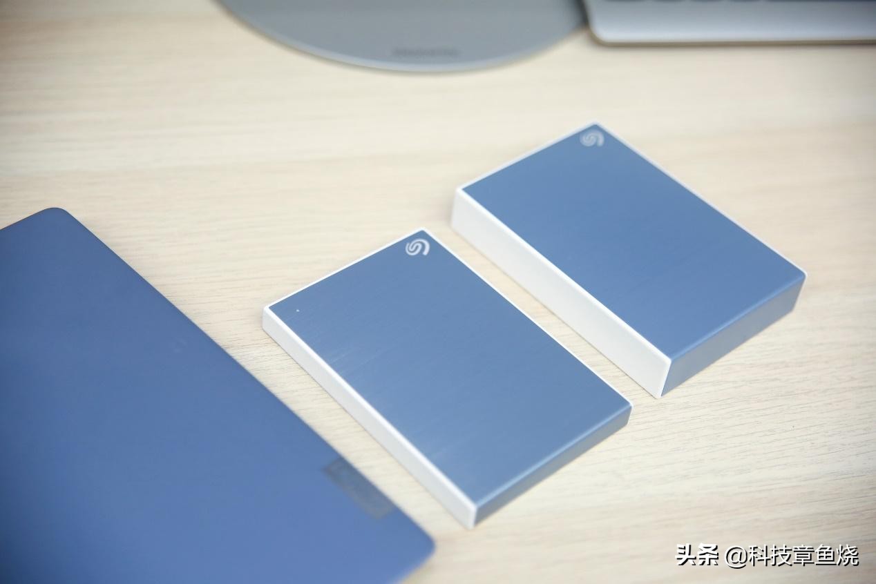希捷铭3.5寸移动硬盘评测,希捷铭系列移动固态硬盘2tb拆解