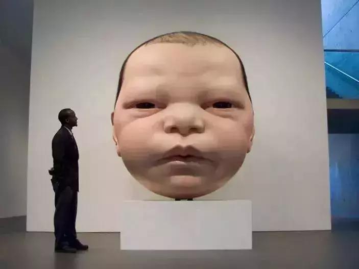 令人难以置信的活雕塑,逼真人脸雕塑视频