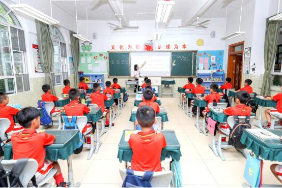 探访孵化基地,足球小将青训基地