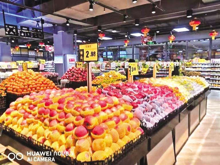 新年将至记者带你逛商超,晚报记者新春探店攻略