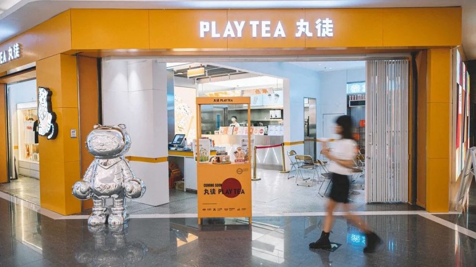 椰椰奶冻茶，会抖臀！1秒卖出1000+杯，有人开货拉拉来买…