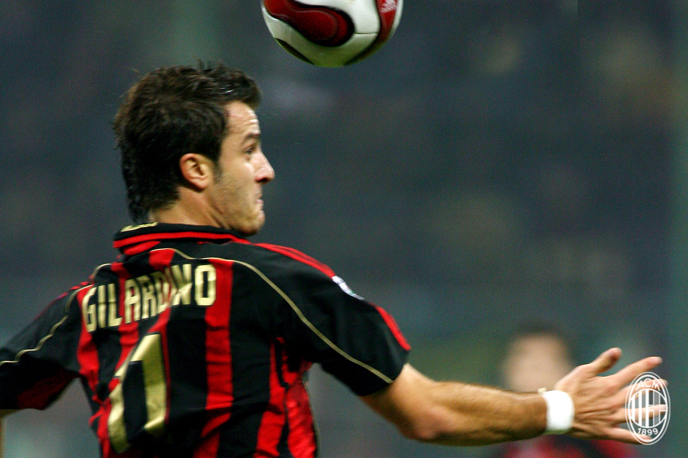 红黑军团10号球衣,11号球衣背后的故事