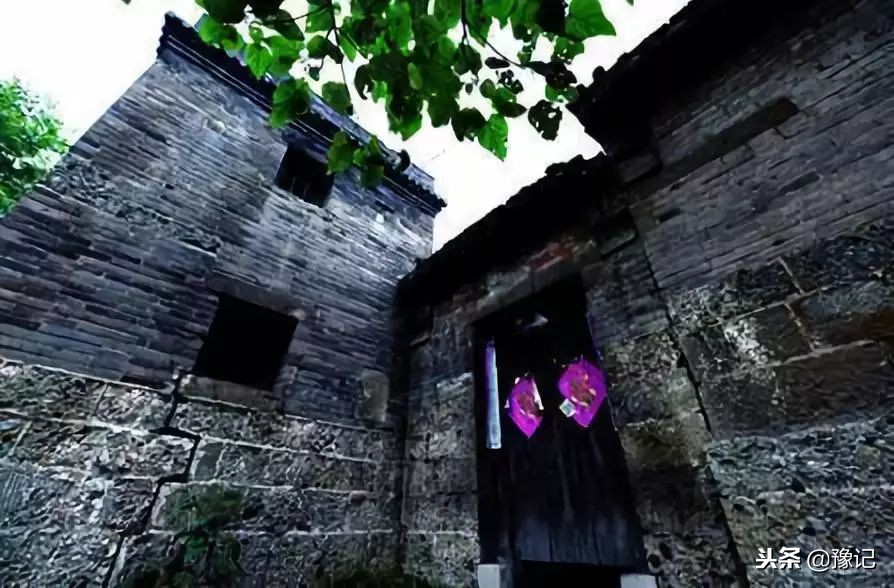 光棍刘军与侄女儿私奔之后，重男轻女的房村怎么样了？