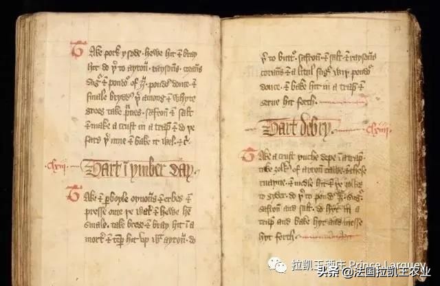 一杯温热红酒，一桌饕餮大餐，一个温馨圣诞