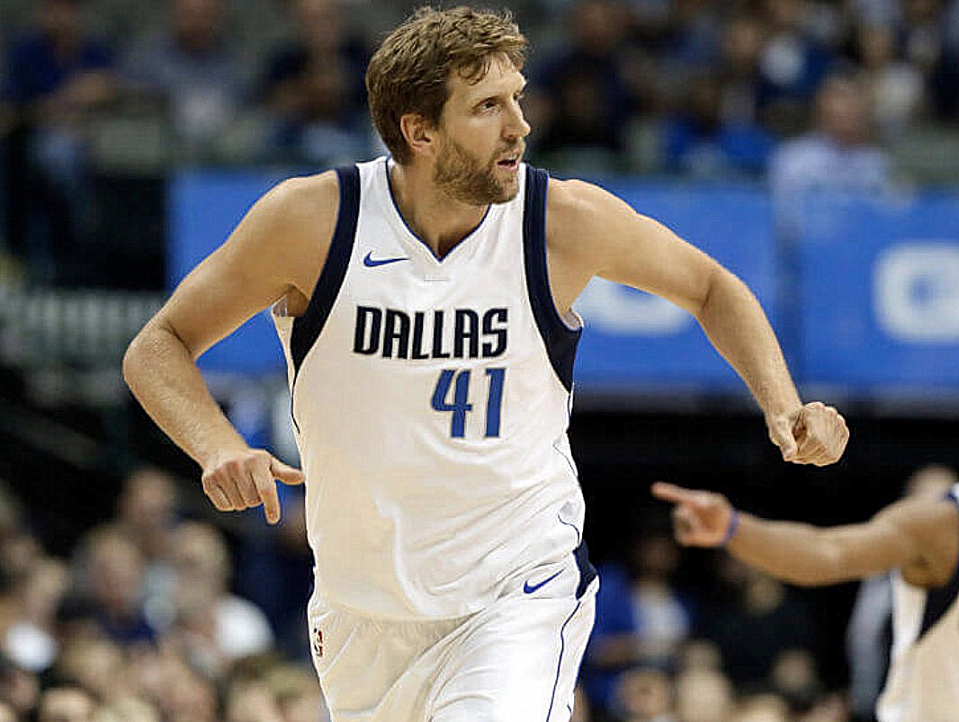 打篮球的排名科比排第几,nba中踢足球最好的球星