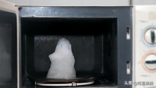 生活妙招微波炉清洗油垢,微波炉气味很大怎么办