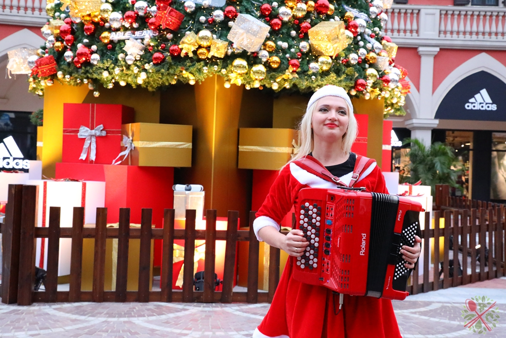 圣诞节就要这样过！在意式小镇边走边吃买不停