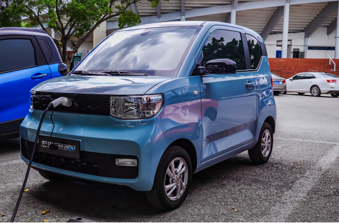 五菱宏光miniev用车指导,宏光miniev夏天充满电需要保温吗