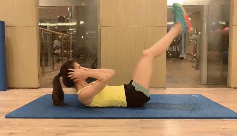 56岁的李若彤怎么保持身材的,小龙女李若彤健身前后对比