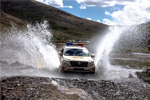 警察80岁,八零后白发民警