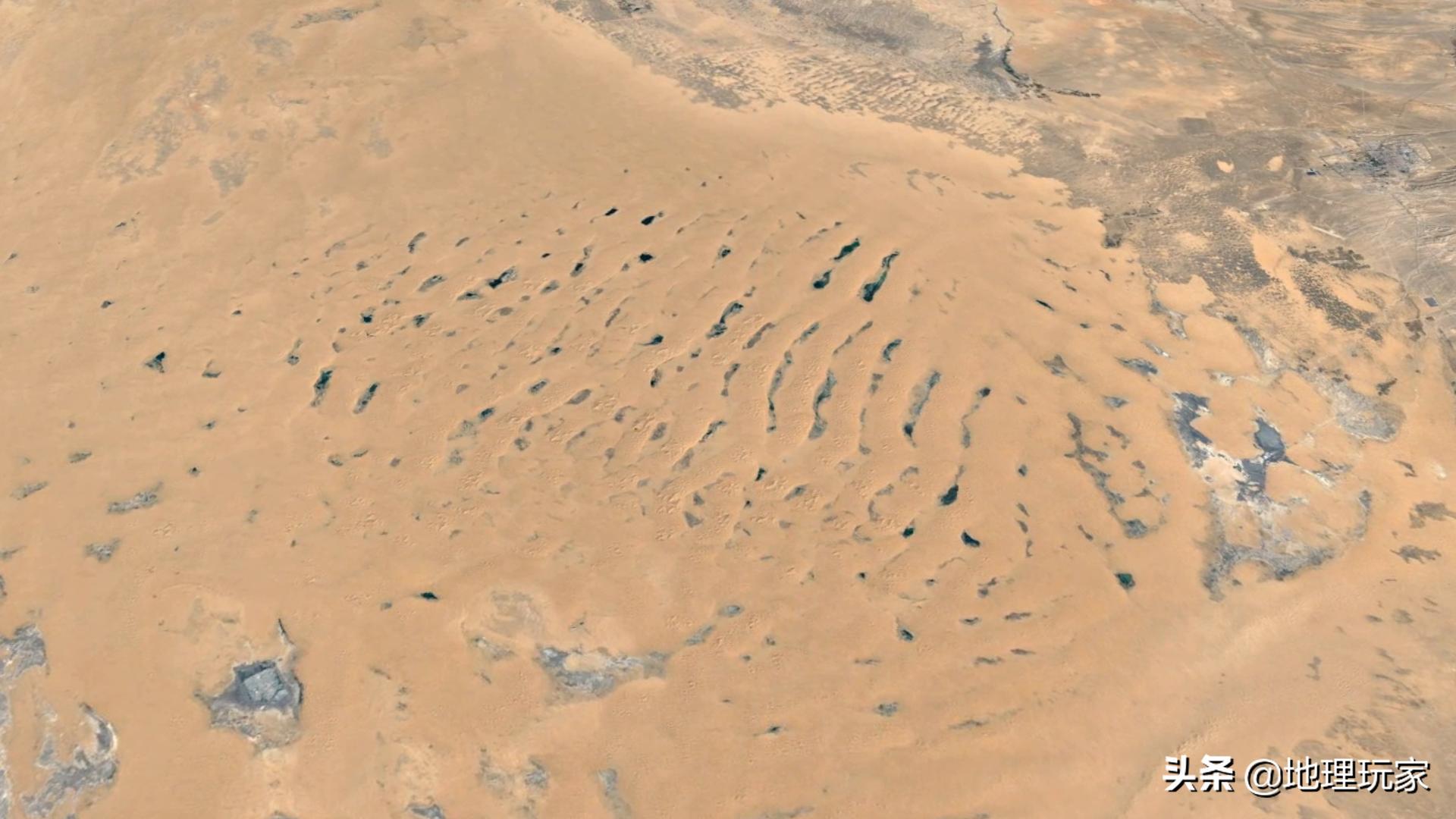 腾格里沙漠里为什么会有湖,腾格里沙漠降水少湖泊多