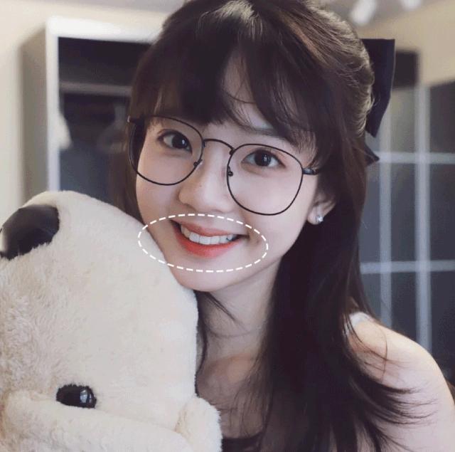 戴眼镜的女生美吗,戴眼镜女生为啥受欢迎