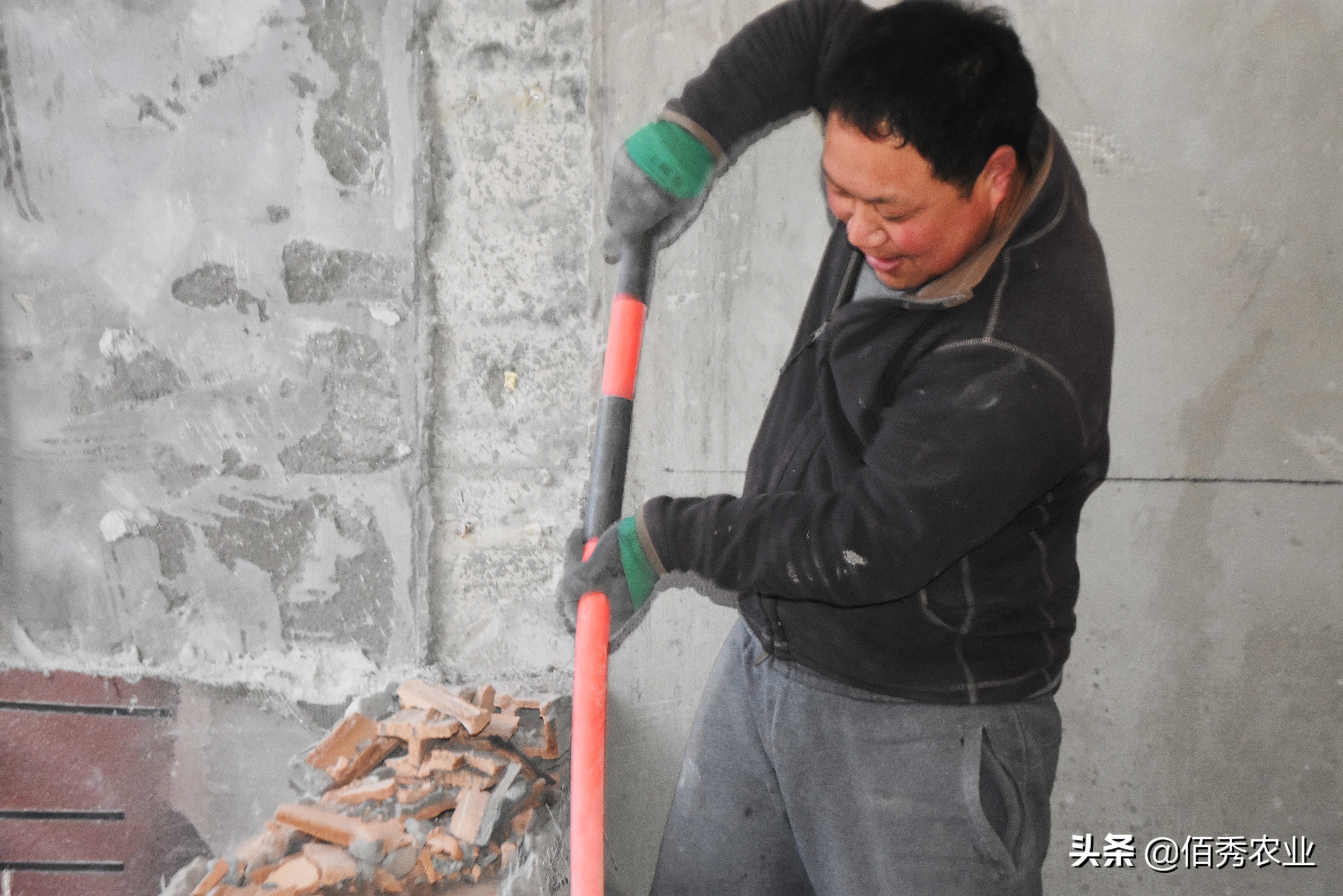 农村打工怎么样才能赚钱,自己外出打工的农民每天赚钱不少