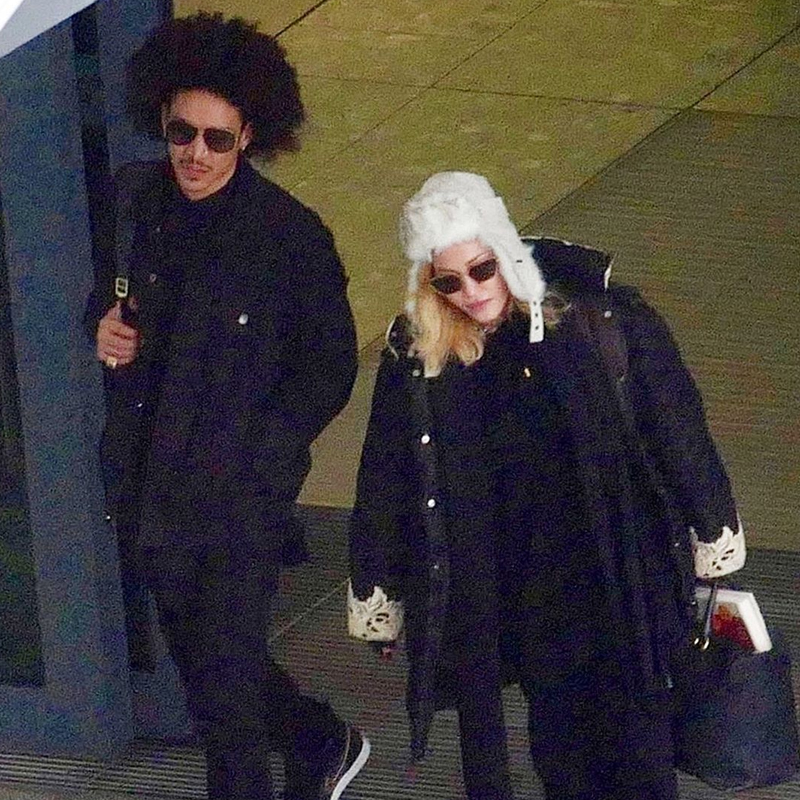 麦当娜与小35岁新男友合照,麦当娜出街视频