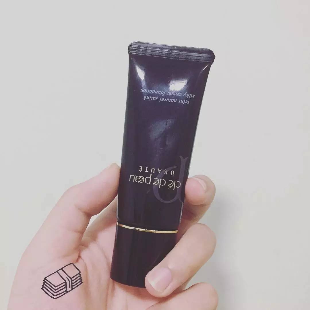 遮瑕保湿粉底液排行榜10强,圣罗兰明彩轻垫粉底液10和20区别