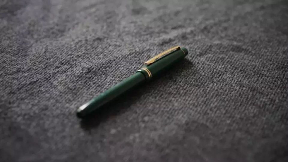 秋冬棕绿色,厌倦了红黄棕不妨来款高级感发色