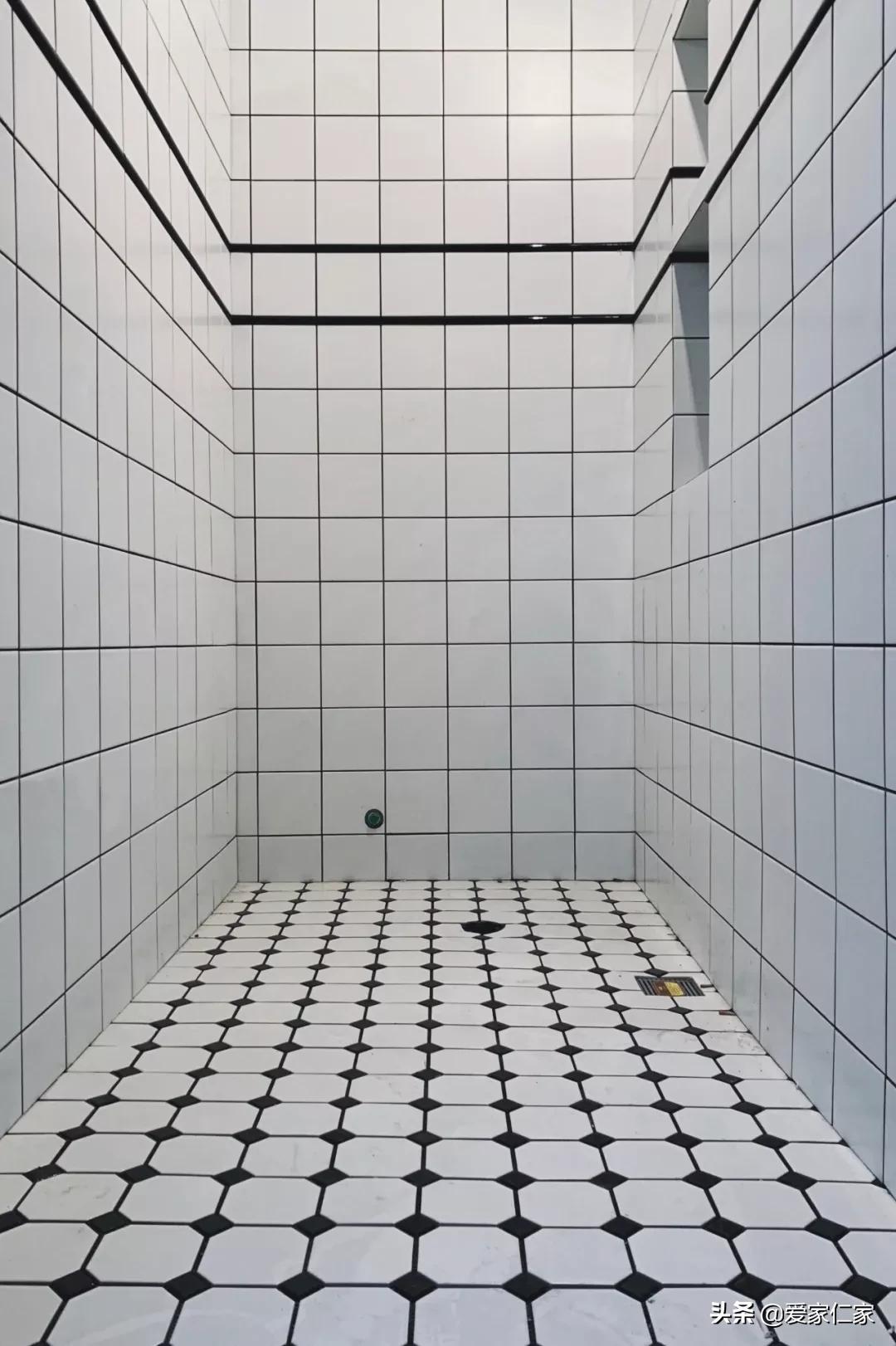 她买下32㎡上海老旧学区房，为女儿打造小桃园，20㎡超舒适大庭院