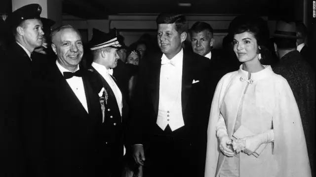 Dior花115万买她大片，雪奈做闺蜜，这个“丑女”才是真时尚