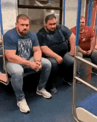 把中间的门店租下来取什么名字好,租下门面不知道取什么名字