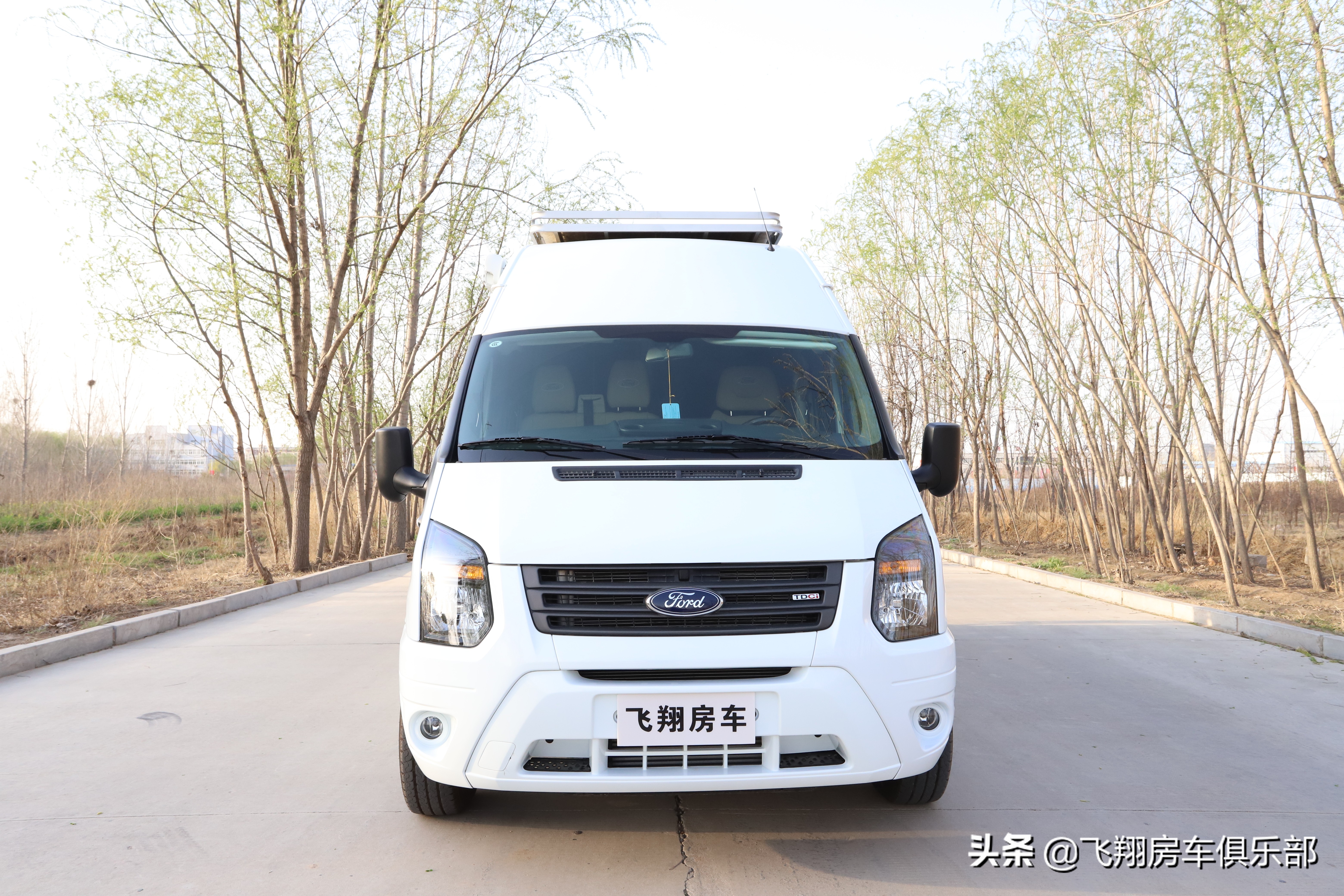 福特进口3.5tt双涡轮增压四驱房车,低调新福特全顺