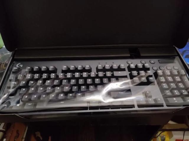 机械键盘中的黑轴青轴茶轴哪个好,樱桃cherrymxrgb红轴茶轴黑轴青轴