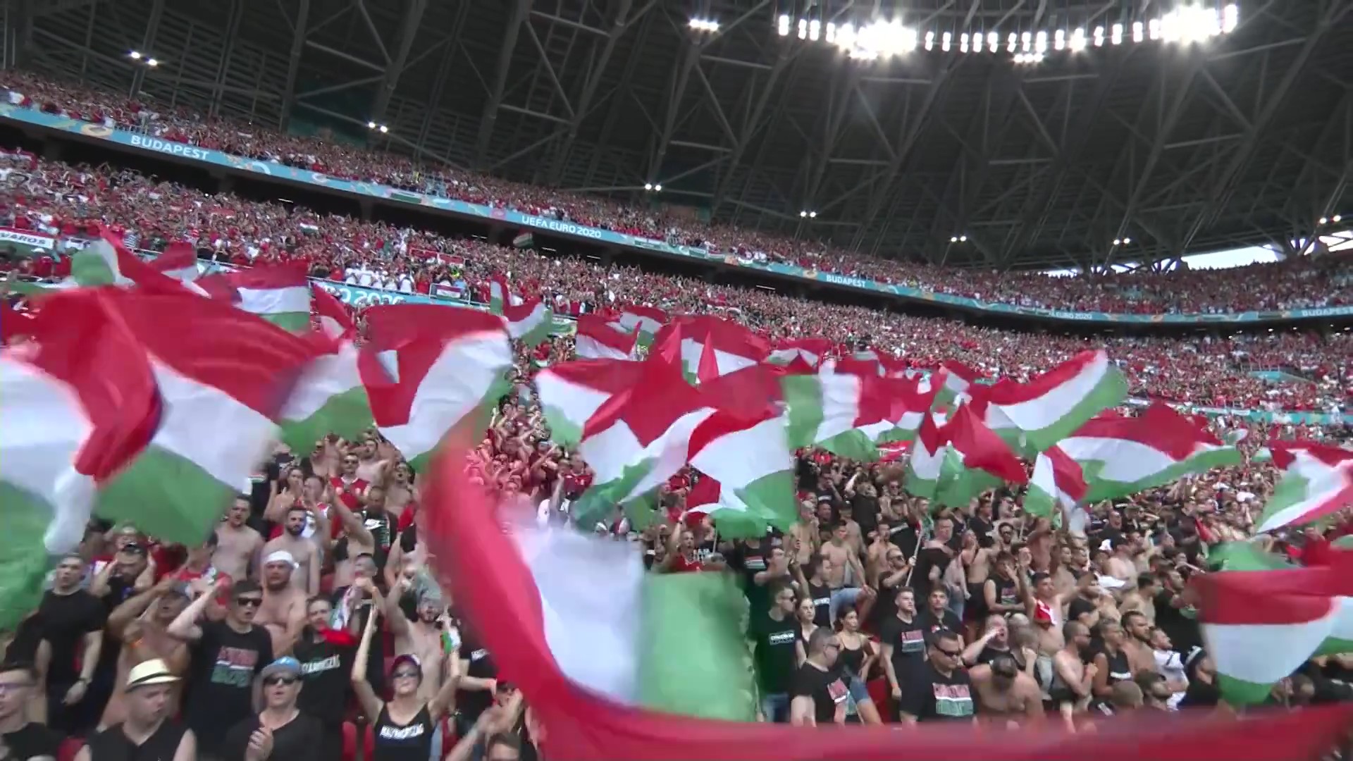 欧洲杯预选赛葡萄牙c罗4球,c罗获普斯卡什奖颁奖典礼照片